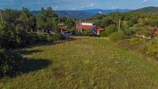 Montona, dintorni, terreno edificabile con vista su Montona