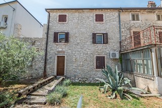 NOVIGRAD, dintorni - casa in pietra con vista mare