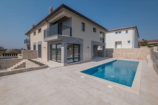 NOVIGRAD, dintorni, casa moderna con piscina