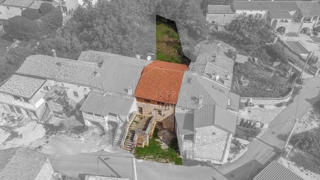 Parenzo, dintorni, casa in pietra autoctona da ristrutturare