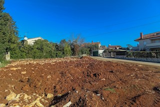 Parenzo, terreno edificabile in zona urbana