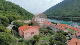 Casa sul mare in un piccolo villaggio di pescatori istriano!