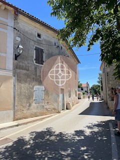 Gioiello sulla piazza di Krnica da ristrutturare