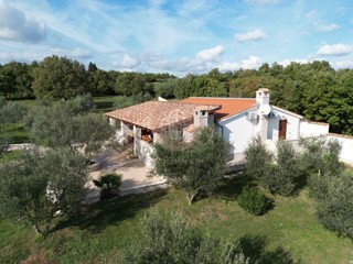 **Rarità sul mercato **Casa di campagna in un uliveto con vista sul mare *TOPLOCATION*