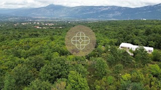 Terreno con vista sul Monte Maggiore, sull'Istria orientale, su Kršan