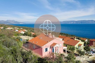 Casa con 2 appartamenti nel quartiere più ambito del mare! Pura ISTRIA!