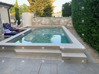 Istria, Savudrija, Ravna Dolina, vendita casa 255m2 con piscina e jacuzzi, villa, vicinanza al mare, smart home, investimento, opportunità