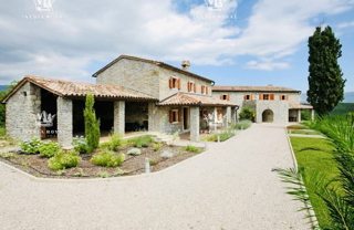 Istria, Kršan – Villa con piscina, 2 case in pietra, 400 m² + 5.000 m² di giardino – IDEALE PER IL TURISMO!