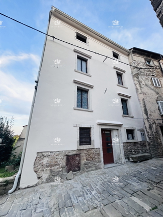 Istria, Buie – Casa completamente ristrutturata di 186 m² a schiera, centro città.