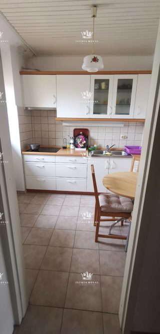 Istra, Umag, vendita appartamento nel centro città, a 400 m dal mare.