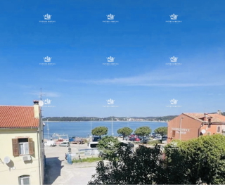 Vendita appartamento Rovigno – 68 m², 2 camere da letto, vista mare, 80 m dal mare | Istria