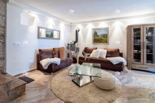 Istra, Kaštel, Buje, casa 110m2, 2 camere da letto + soggiorno doppio