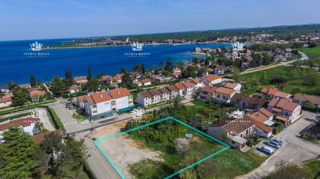 Istria, Novigrad, vendita di terreno edificabile, zona T1 - costruzione di hotel a 200 m dal mare e dalla spiaggia