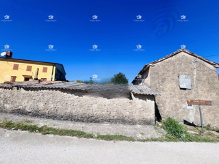 Istria, Buje, Momjan, vecchia casa istriana di 107 m2 da ristrutturare, elettricità, acqua, €75.000,-