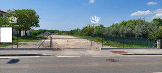 Istra, Pula, Loborika, vendita di terreni edificabili con oneri comunali pagati, costruzione di una casa, opportunità.