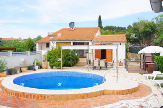 Istria, Pola – Casa con piscina in vendita | Monte Serpo, posizione tranquilla circondata dalla natura