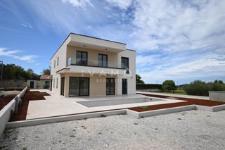 Casa nuova con piscina a soli 3 km dal mare