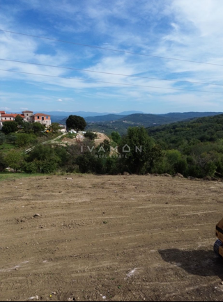 Terreno edificabile con permesso, vista panoramica su Motovun
