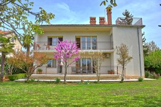 Casa Indipendente con Due Appartamenti, a 400 m dal Mare