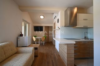 Bilocale in palazzina con piscina