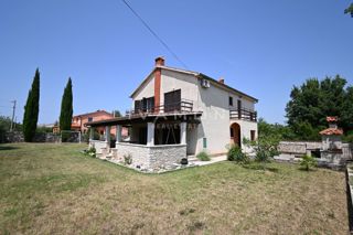 Casa con un grande terreno, a 6 km da Parenzo