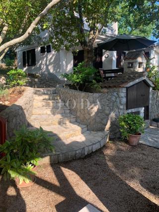 Detached family house with a large garden, island of Krk