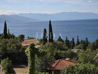 NOVI VINODOLSKI, Costa di Bribir, appartamento a 150m dal mare