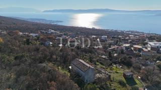 Casa in pietra con ampio terreno e vista mare – Crikvenica