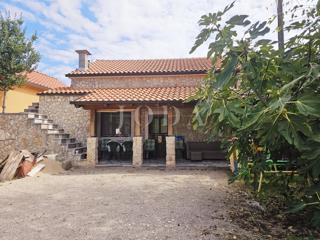 Casa con due appartamenti vicino a Malinska