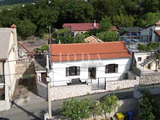 Casa al piano terra a Jadranovo con parcheggio