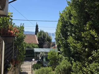 Novi Vinodolski, Costa di Bribir, appartamento a 130 m dal mare