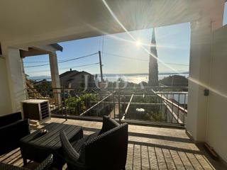 Dramalj, una bella casa con vista sul mare