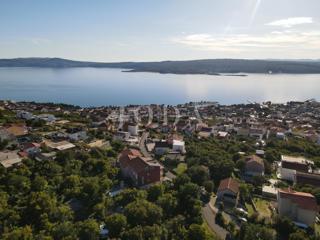 Opportunità di investimento – Casa con appartamenti e piscina a Crikvenica