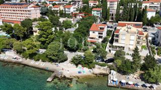 Crikvenica, appartamento con garage e ampio giardino, a soli 60 m dal mare