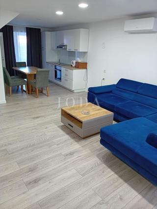 Omišalj, centro storico, casa in pietra 