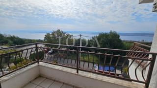 Casa di Dramalj con diverse unità abitative