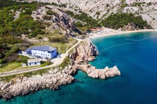 Baška – Casa in prima fila sul mare, 4 appartamenti