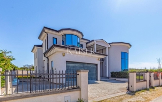 Istria, Medolino - villa esclusiva a 300 m dal mare, 500 m2