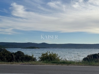 Zara, Sveti Petar n/m, 2100 m2. Prima fila al mare