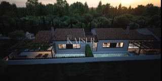 Istria - Parenzo, moderna casa a un piano con tre camere da letto