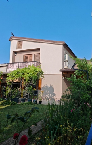 Istria, Medolino - casa bifamiliare con due appartamenti con vista sul mare0