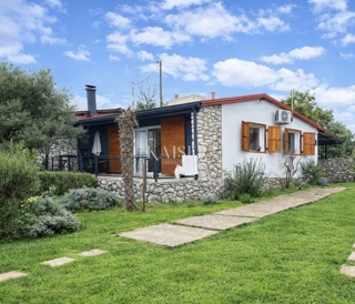 Opatija, Brseč - casa con giardino in centro, 57 m2