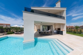 Istria - Parenzo, villa moderna e lussuosa con vista mare