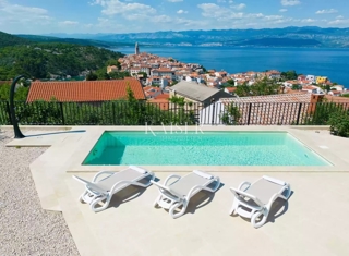 Isola di Krk, Vrbnik - villa moderna 127m2 con vista panoramica 