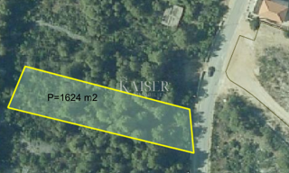 ŠIBENIK, BRODARICA – TERRENO EDIFICABILE IN OTTIMA POSIZIONE