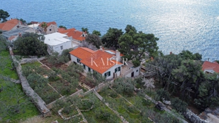 SUMARTIN, Brač - Villa di lusso in pietra di Brač con uliveto e posto barca
