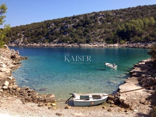 Hvar - terreno agricolo, prima fila al mare, 27471 m2