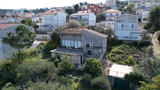 Isola di Ciovo - Un gioiello raro in prima fila sul mare - Proprietà con un potenziale incredibile