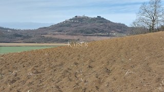 Istria, Motovun - terreno edificabile T2, vista Montona