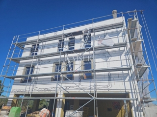 Sebenico, Brodarica - appartamento con una camera da letto 62,87 m2 in un nuovo edificio vicino alla spiaggia Rezalište